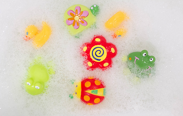 Как выбрать игрушки для ванны